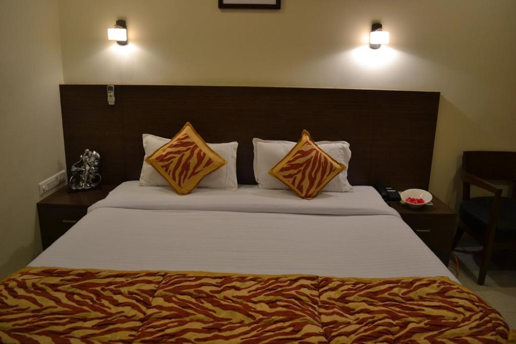 Hotel Adi Nagpur Eksteriør billede