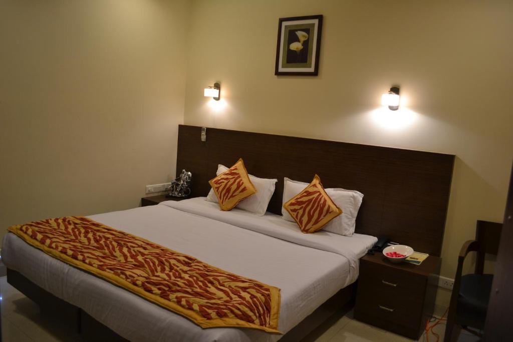 Hotel Adi Nagpur Eksteriør billede