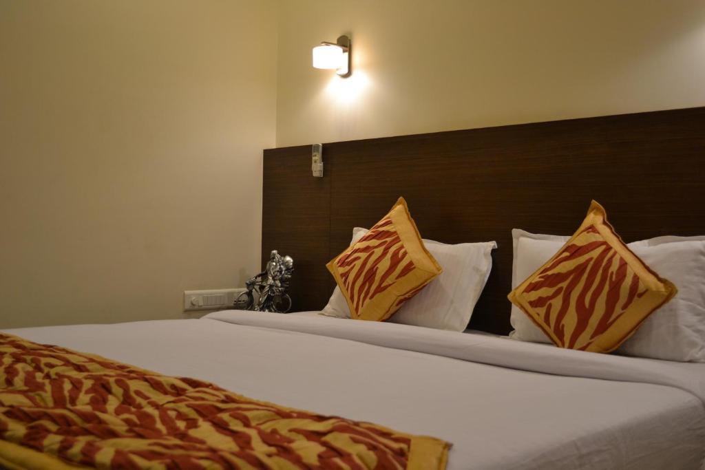 Hotel Adi Nagpur Værelse billede