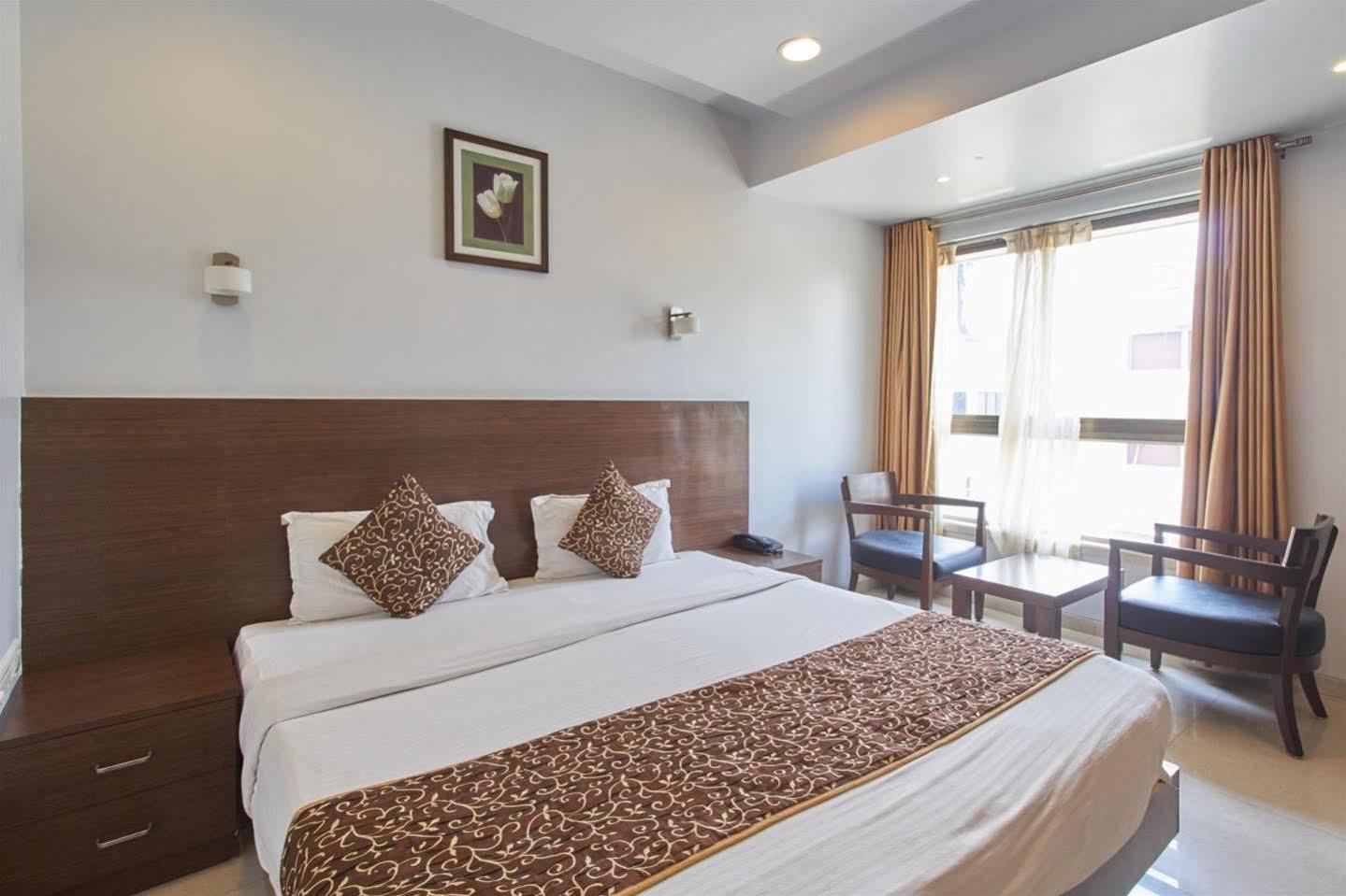 Hotel Adi Nagpur Eksteriør billede