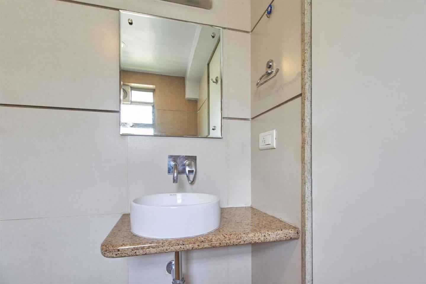 Hotel Adi Nagpur Eksteriør billede